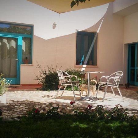 B&B-Le Rondini Monserrato Εξωτερικό φωτογραφία