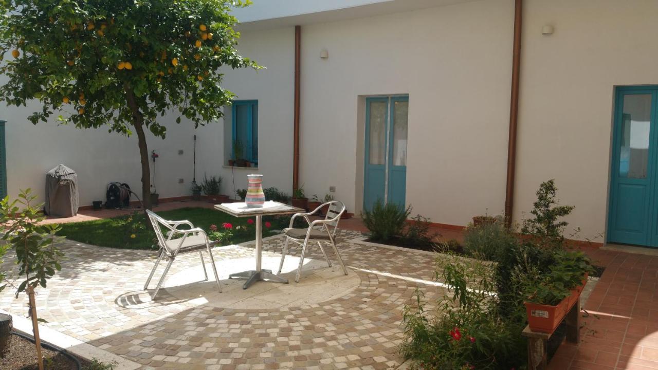 B&B-Le Rondini Monserrato Εξωτερικό φωτογραφία