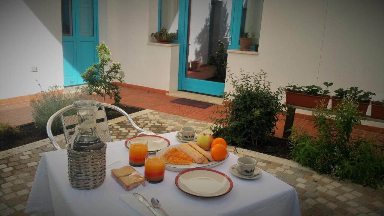 B&B-Le Rondini Monserrato Εξωτερικό φωτογραφία
